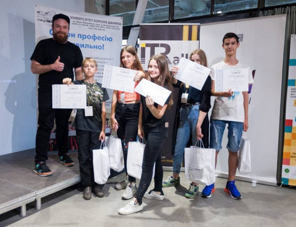 Перший Підлітковий Хакатон у Івано-Франківську TeenHackathon