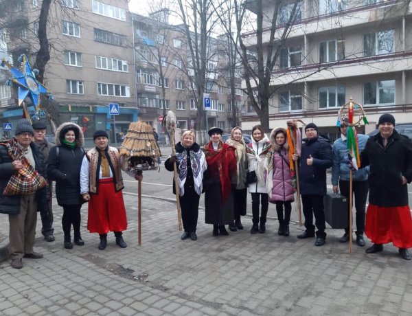 Студенти та викладачі УКД спільно заколядували, аби зібрати гроші на благодійність